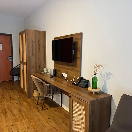 아파트 Modernes Fuer Monteure Und Geschaeftsreisende